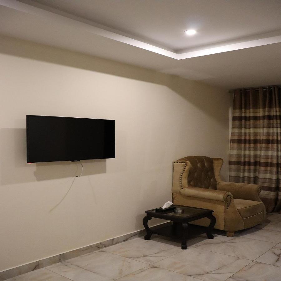 Manila Heights Hotel Naran Ngoại thất bức ảnh