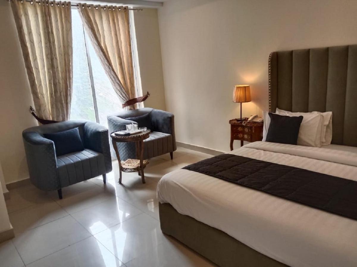 Manila Heights Hotel Naran Ngoại thất bức ảnh