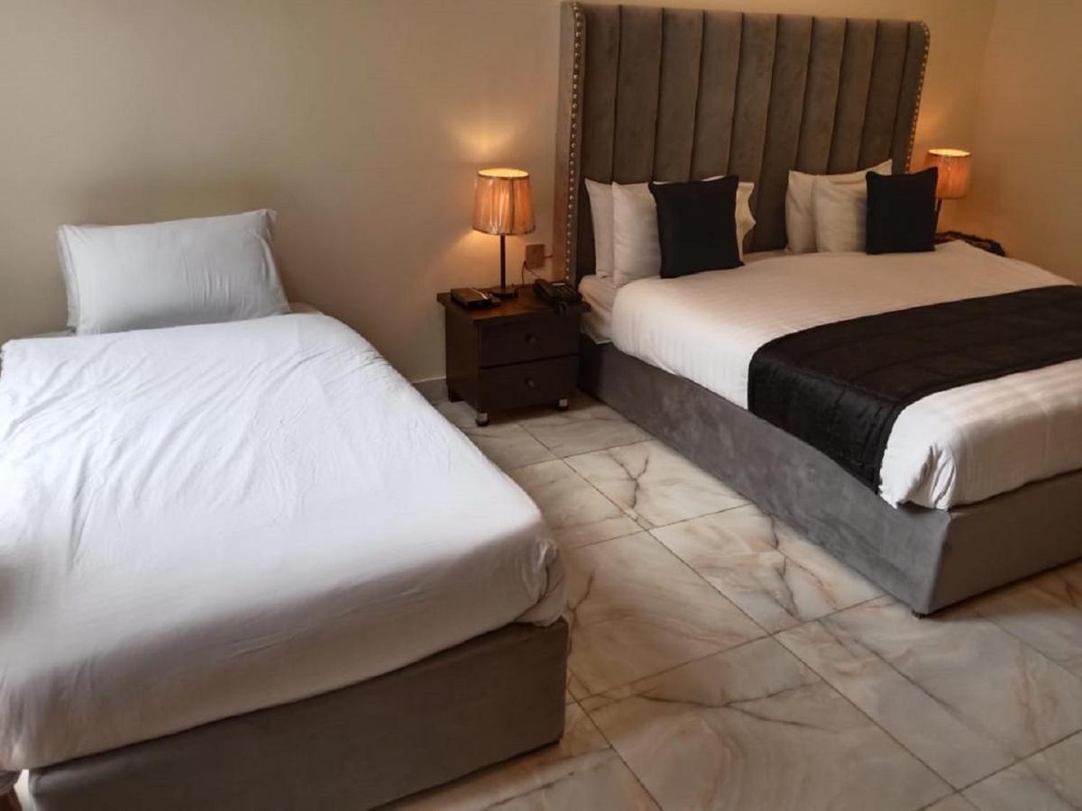 Manila Heights Hotel Naran Ngoại thất bức ảnh