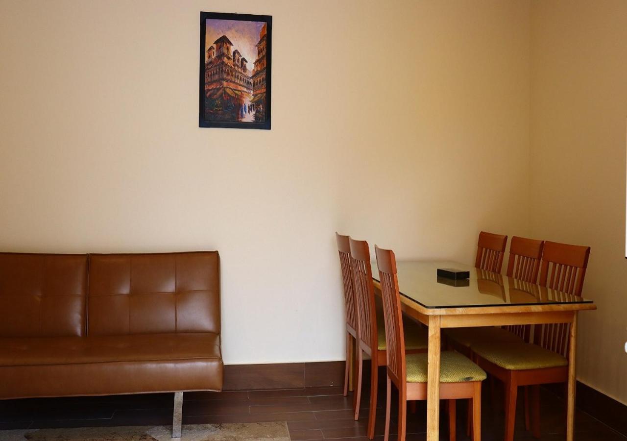 Manila Heights Hotel Naran Ngoại thất bức ảnh