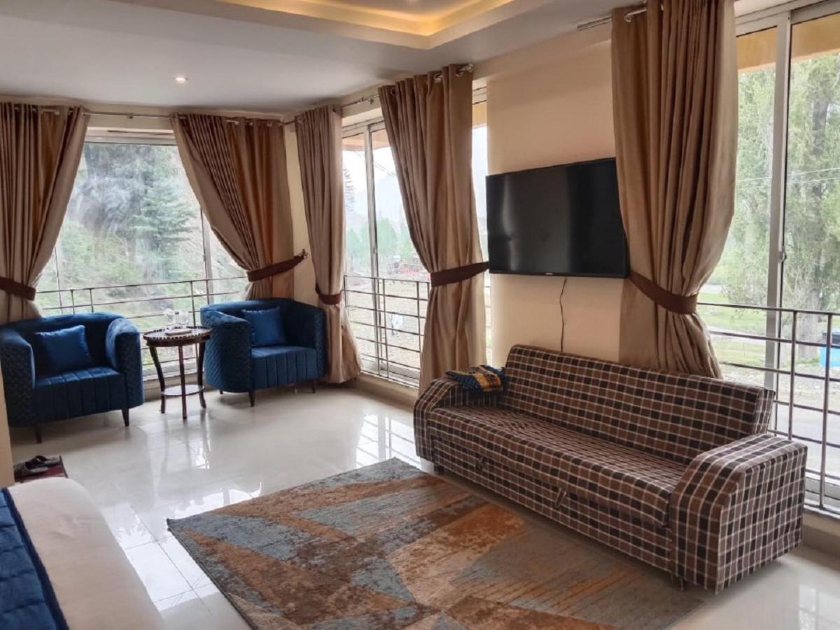 Manila Heights Hotel Naran Ngoại thất bức ảnh