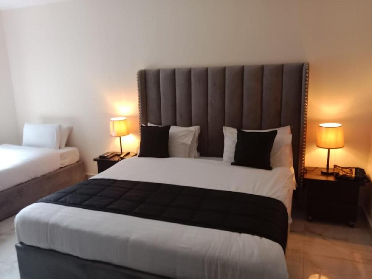 Manila Heights Hotel Naran Ngoại thất bức ảnh