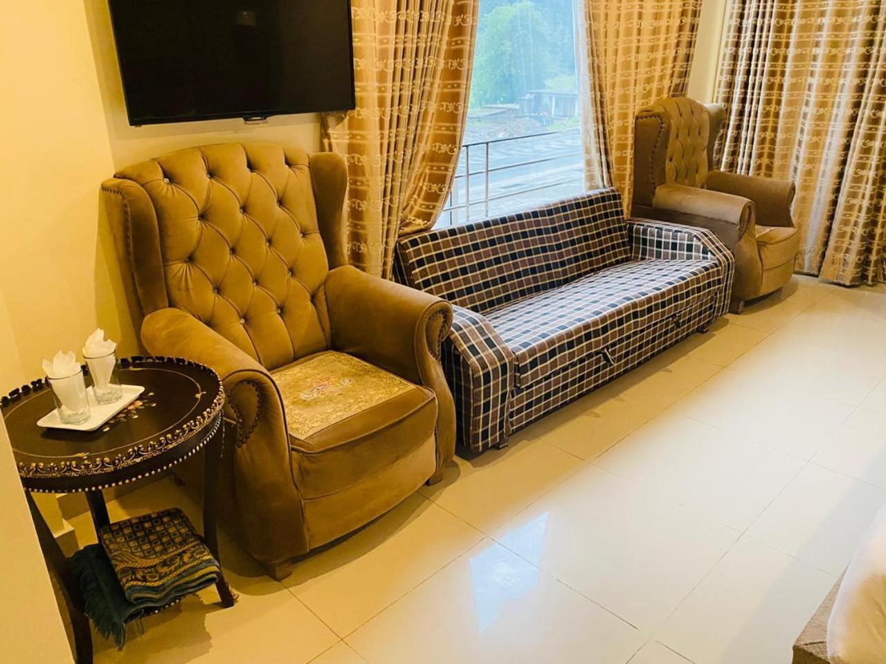 Manila Heights Hotel Naran Ngoại thất bức ảnh